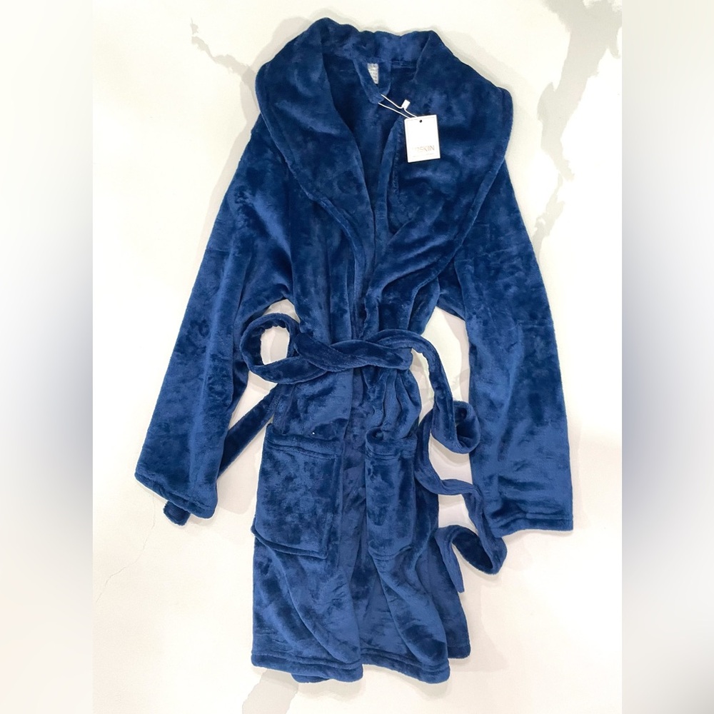 Fluffy Navy Robe - Picture 3 of 3